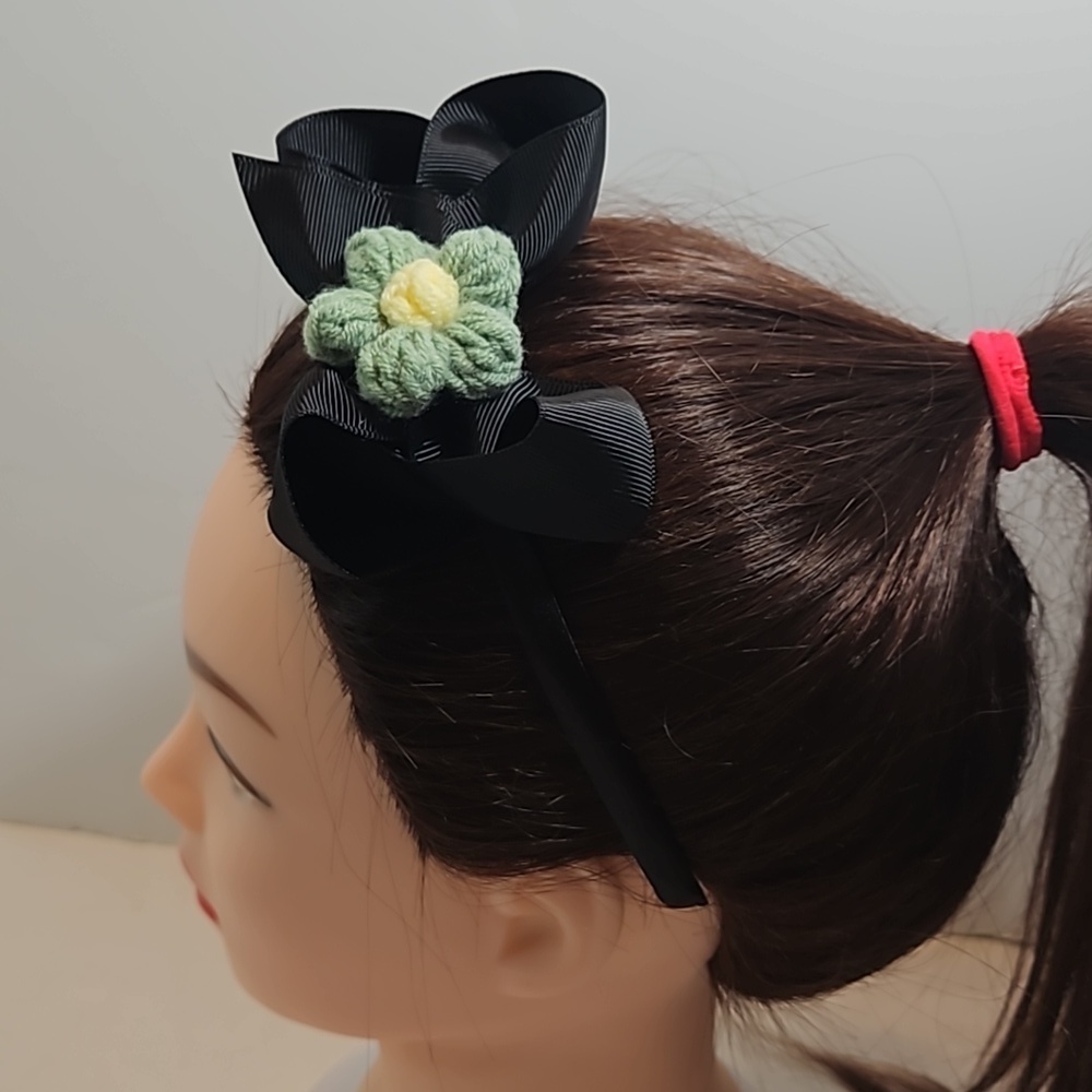 Hand Crafted Black Bow Hairband Hand Knit Crochet Green Puffy Flower Feminine - Picture 5 of 17